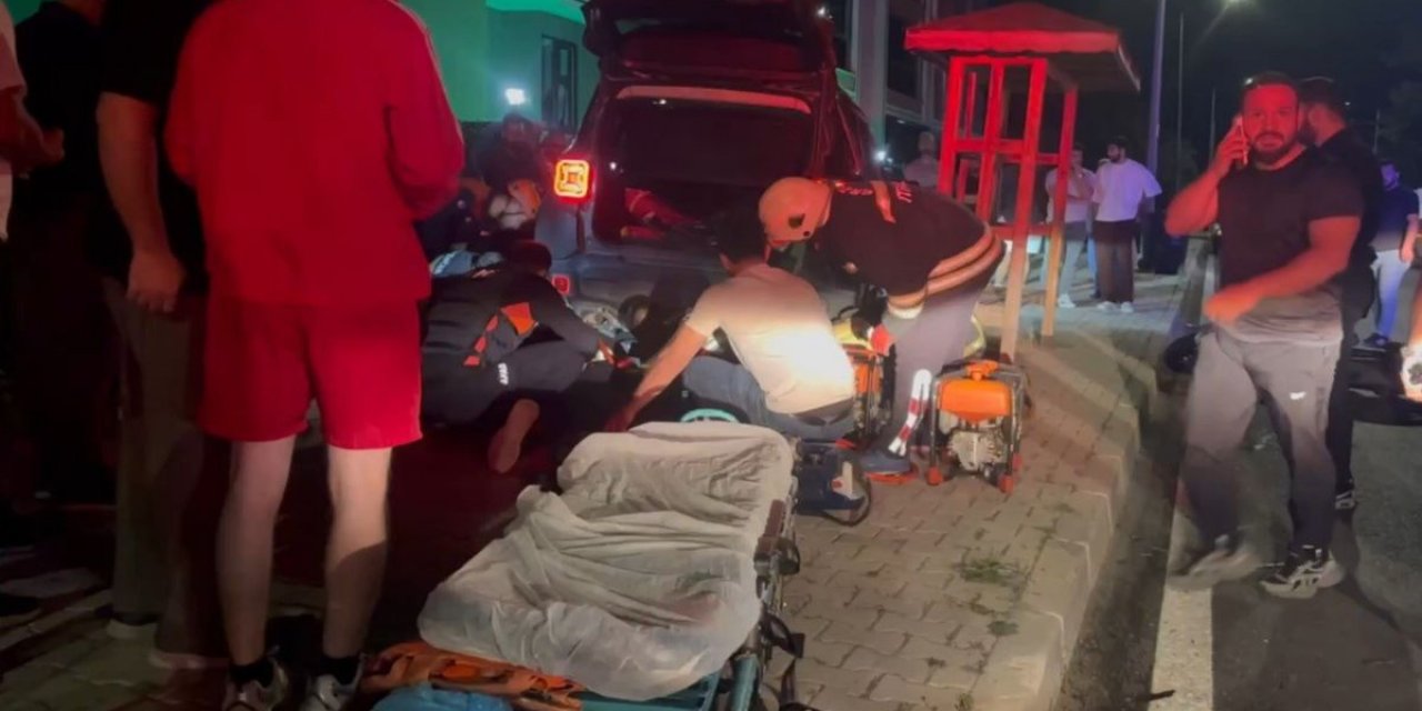 16 Yaşındaki Motosiklet Sürücüsü Aracın Altında Sıkıştı: Ekipler Seferber Oldu