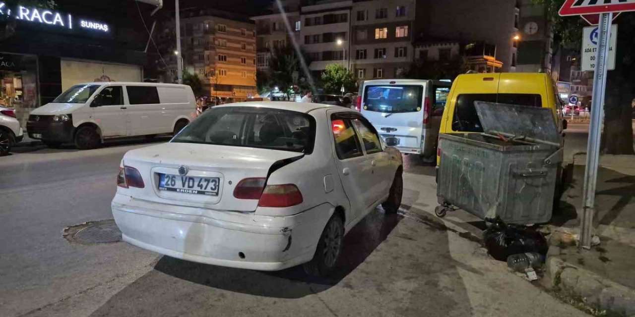 Dolmuş Şoförü Kazaya Davetiye Çıkardı: Seyir Halindeyken Yaptığı Şeye Bakın