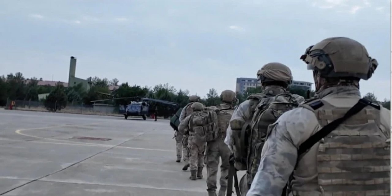 Diyarbakır'da Yasa Dışı Kenevir Operasyonu: 10 Gözaltı