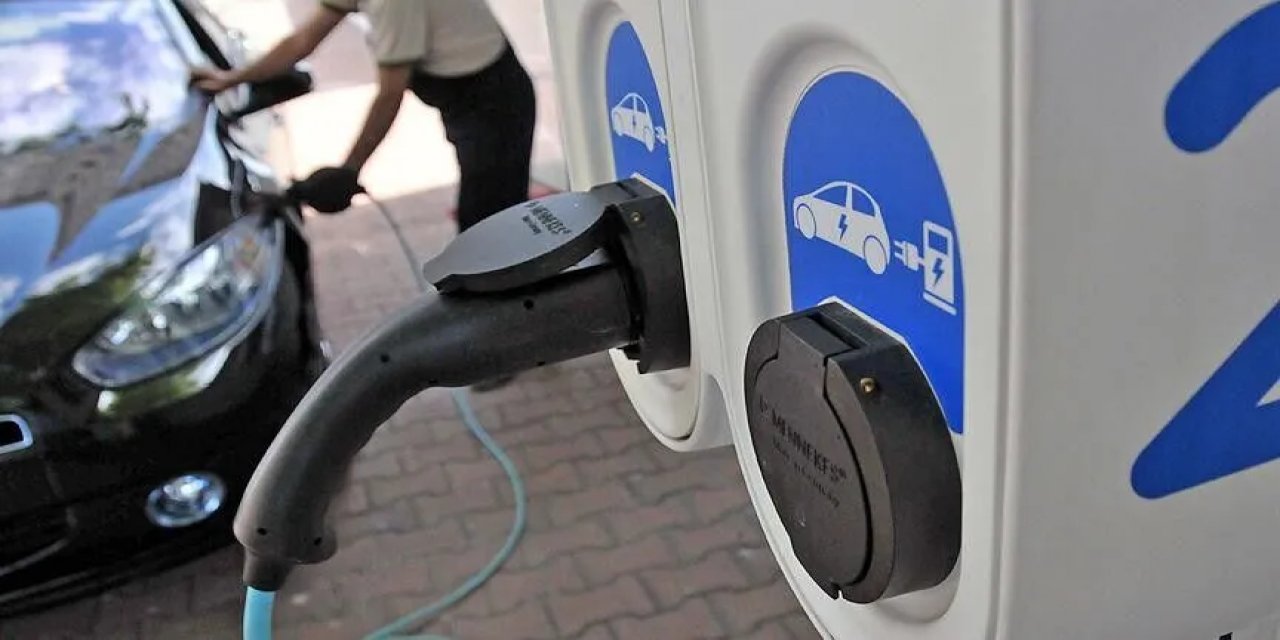 AB'de Elektrikli Otomobil Satışları 1 Yılda Yüzde 40'tan Fazla Arttı