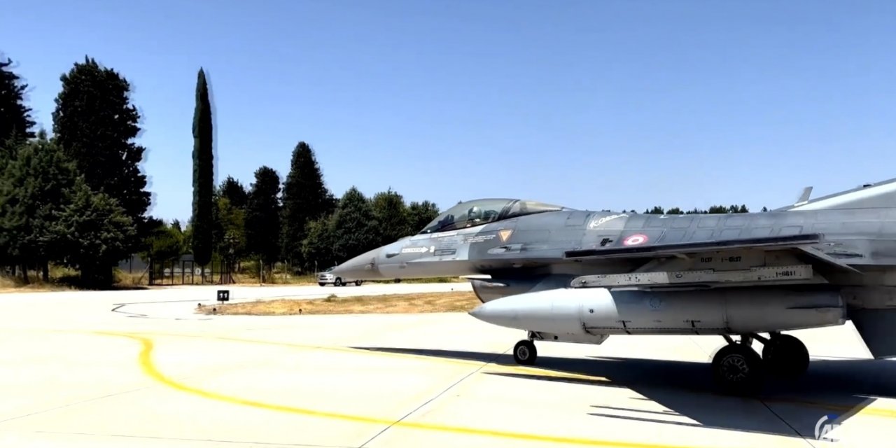 F-16 Savaş Uçakları Karadeniz'in Batısında Eğitim Uçuşu Yaptı