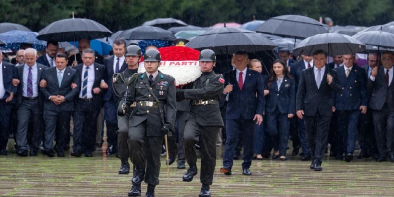 Yeni Parti'den Anıtkabir'e Ziyaret! Özgür Özel: "Pusulamız Ve Tek Güvencemiz Milletimizdir"