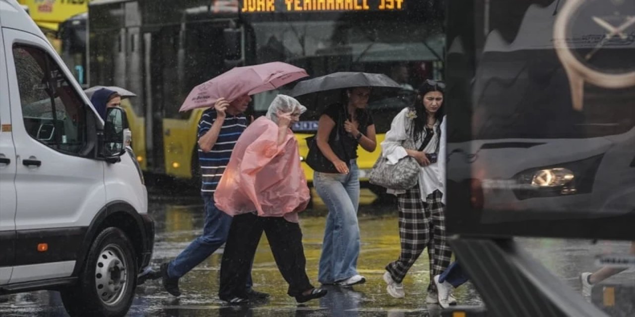 AFAD: Meteorolojik Uyarı Verilen İllerde 18 Bin 705 Personel Görevlendirildi