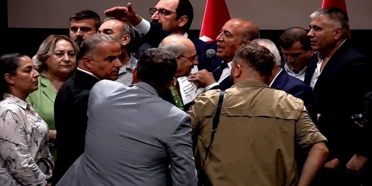 Gürsel Tekin Kılıçdaroğlu'nun Yanında Fırça Attı: 'ne İşiniz Var Burada?'