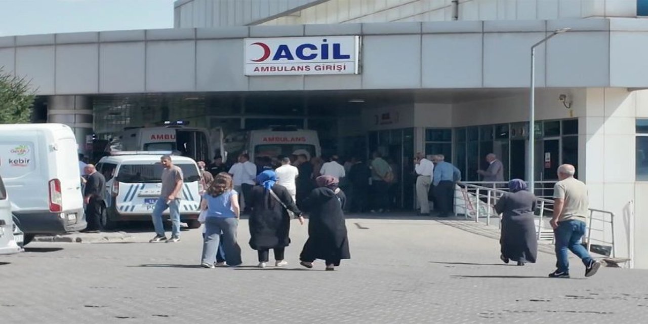 İki Aile Arasında Çıkan Taşlı, Sopalı Ve Silahlı Kavgada 9 Kişi Yaralandı