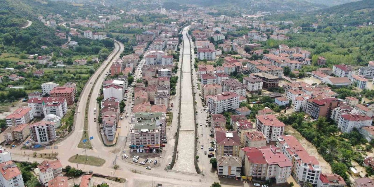 Kastamonu’da Sağanak Kabusa Döndü: 12 Kişi Tahliye Edildi, 6 Köy Yolu Ulaşıma Kapandı