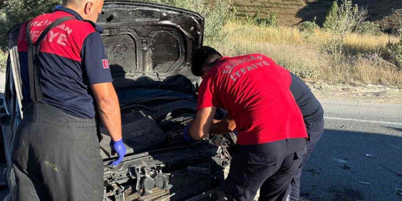Erzincan-Sivas Karayolunda Kaza: 3 Yaralı