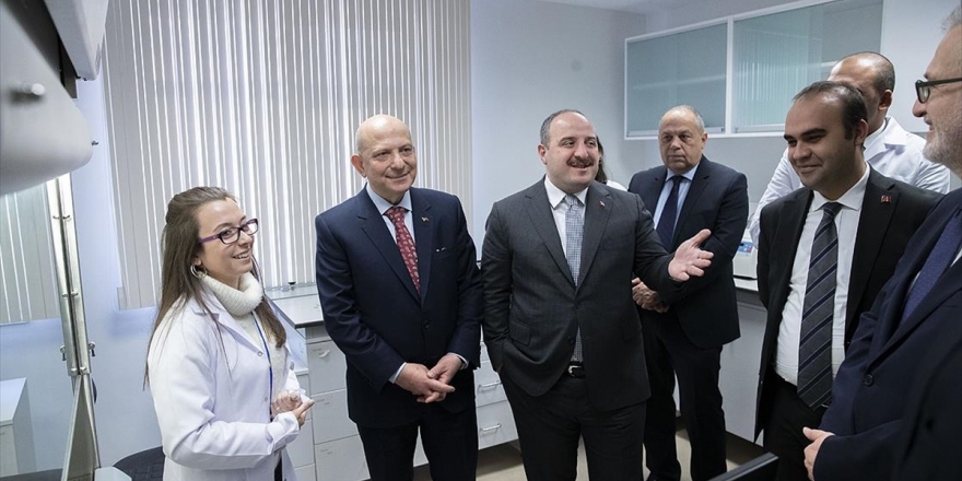 Bakan Varank Kök Hücre Enstitüsü'nü Ziyaret Etti