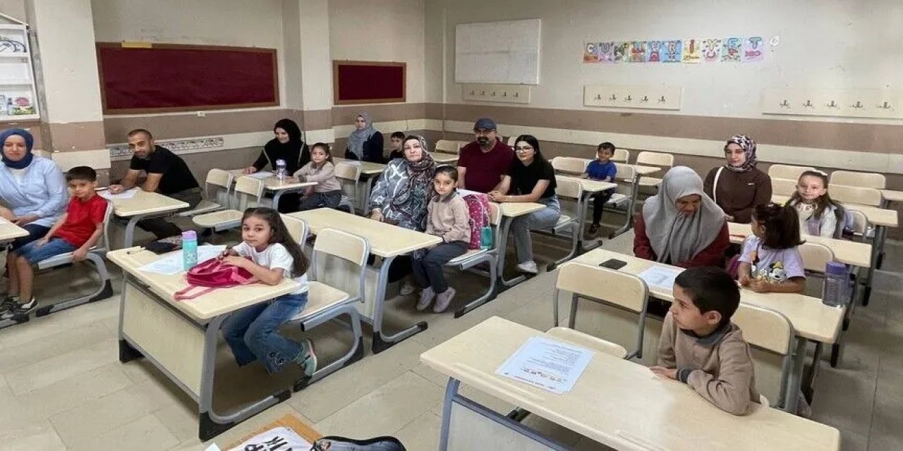 Okula Yeni Başlayacak Öğrencilerin Velileri De "Uyum Haftasına" Dahil Edilecek