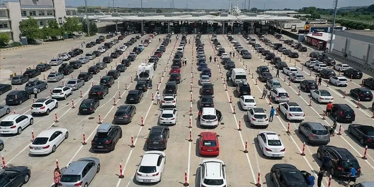 Türkiye'de Yeni Uygulama Başladı! Bunu Yapmayan Sınırdan Geçemeyecek