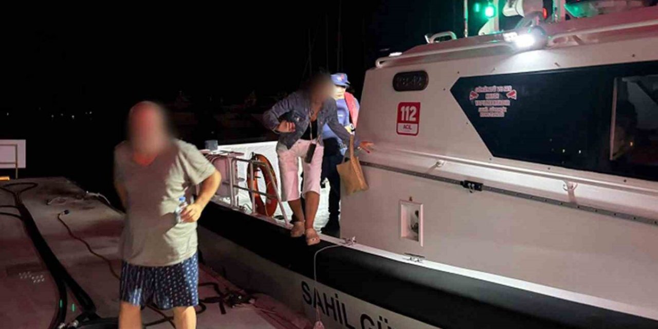 Marmaris'te Ticari Teknede Rahatsızlanan Vatandaşa Yardım