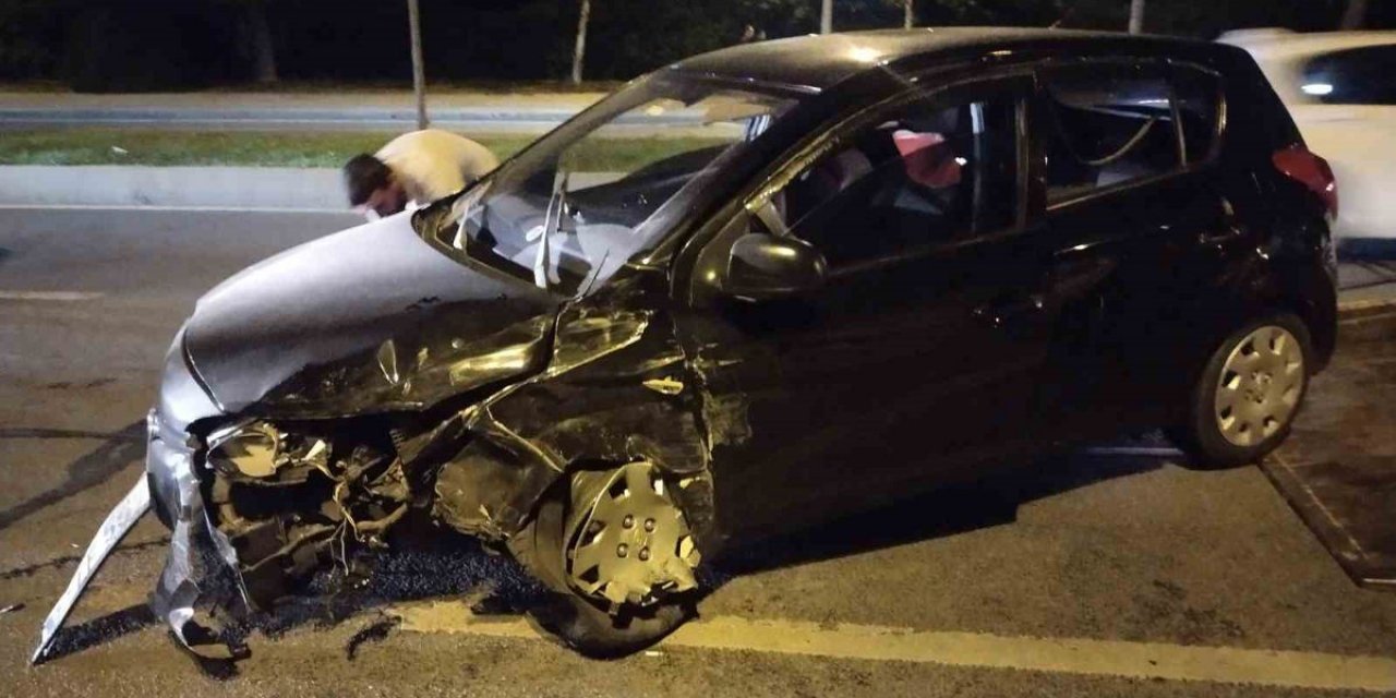 Maltepe'de Kaza: Ters Yöne Giren Araç İki Araca Çarptı