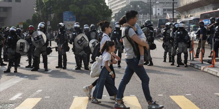 Hong Kong protestoların gölgesinde yerel seçime gidiyor