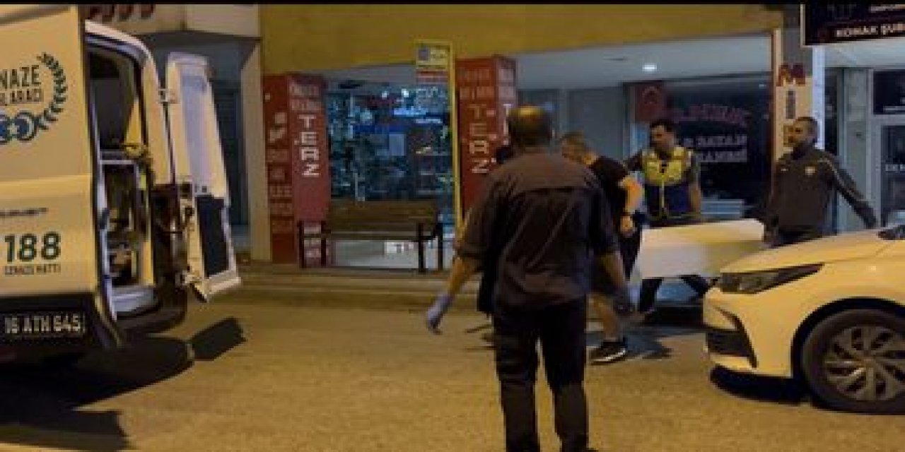 Bursa’da 2 Çocuk Annesi Kadın Evde Göğsünden Vurulmuş Halde Bulundu: 1 Gözaltı
