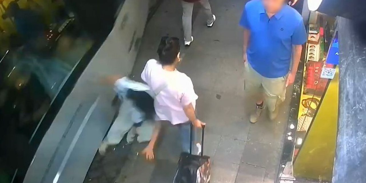 Fatih'te Tramvay Yaya Kadına Çarptı