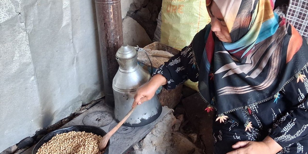 Sakarya'da "Nohut Kavurga" Geleneği Gelecek Nesillere Aktarılıyor