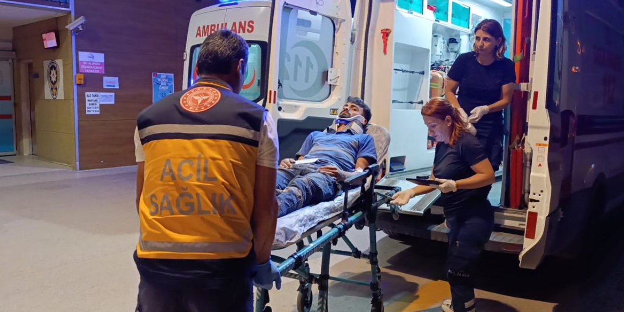İnegöl'de Otomobil Ağaçla Çarpıp Hurdaya Döndü