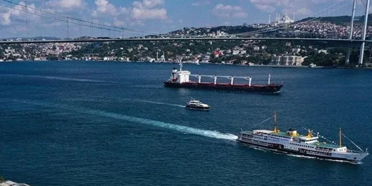 İstanbul Boğazı'nda Gemi Arızası! Boğaz Trafiği Çift Yönde Durduruldu
