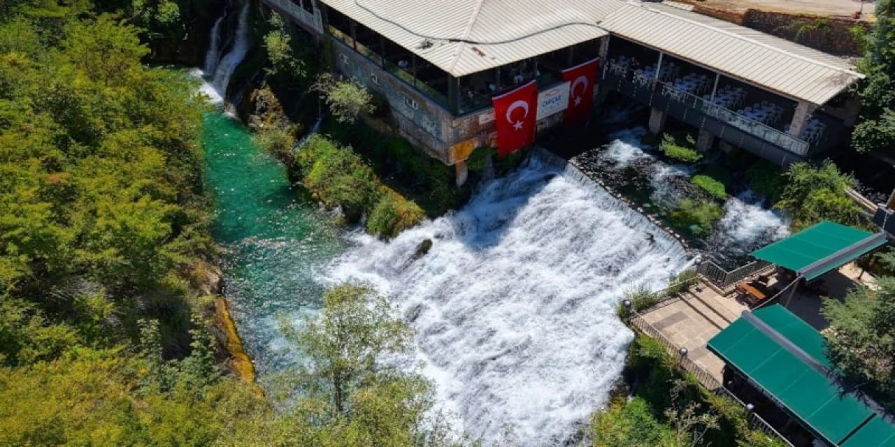 Elazığ'daki Çırçır Şelalesi Yıllık Yaklaşık 400 Bin Ziyaretçiyi Ağırlıyor