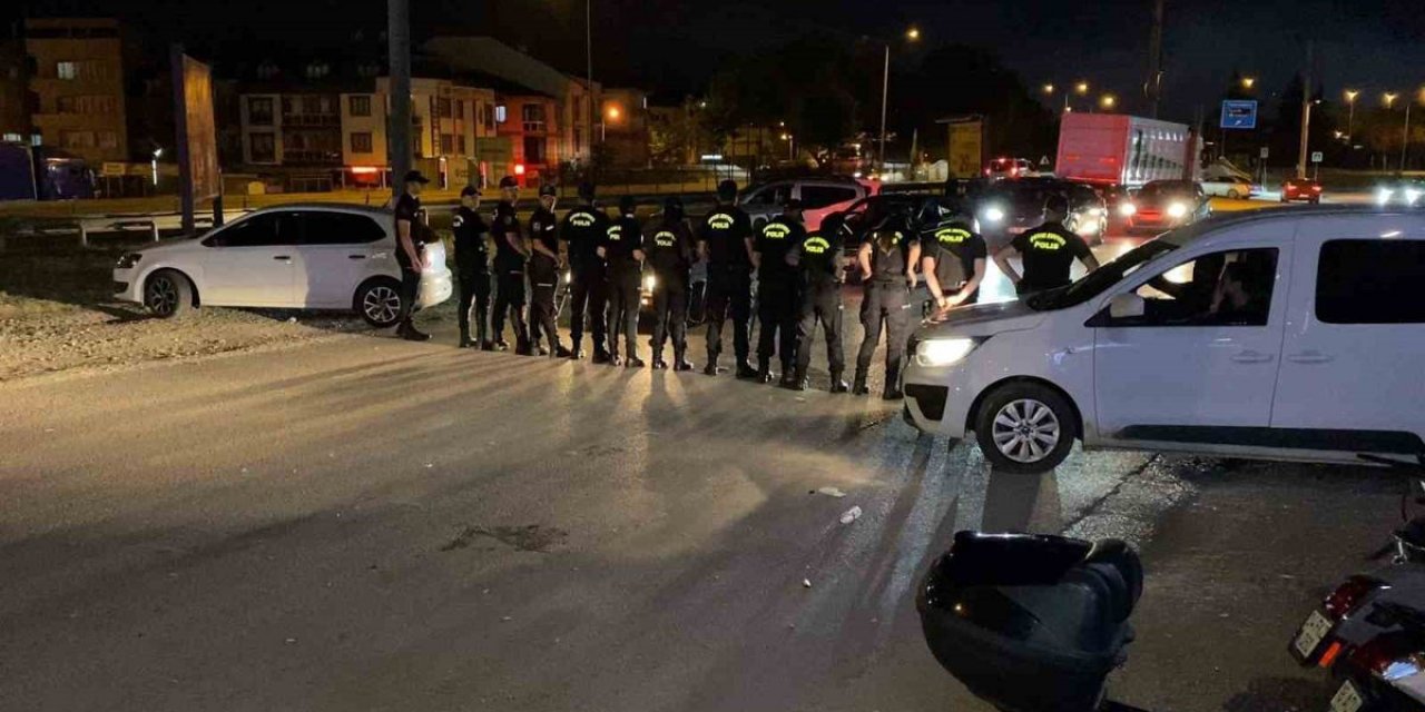 İnegöl'de Düğünde Bıçaklı Kavga: 3 Yaralı