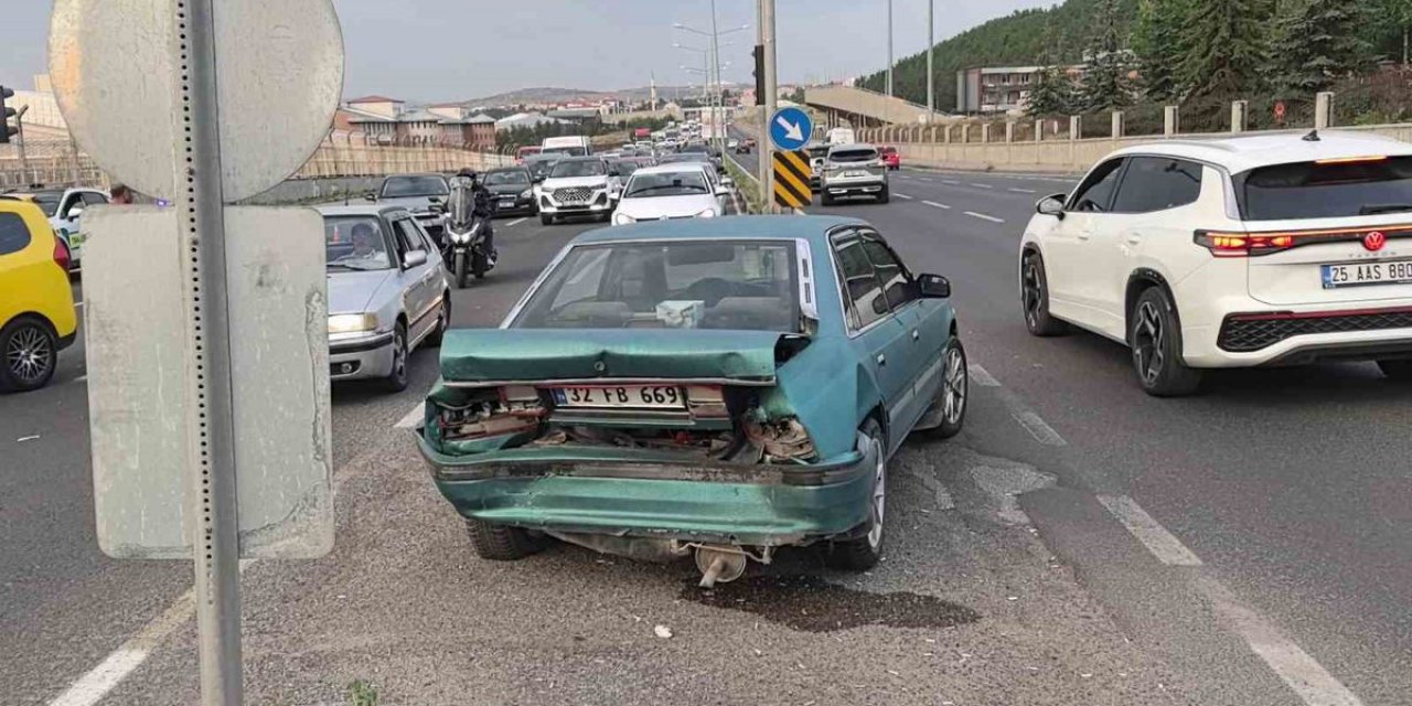 Erzurum'da Zincirleme Kaza: 3 Yaralı