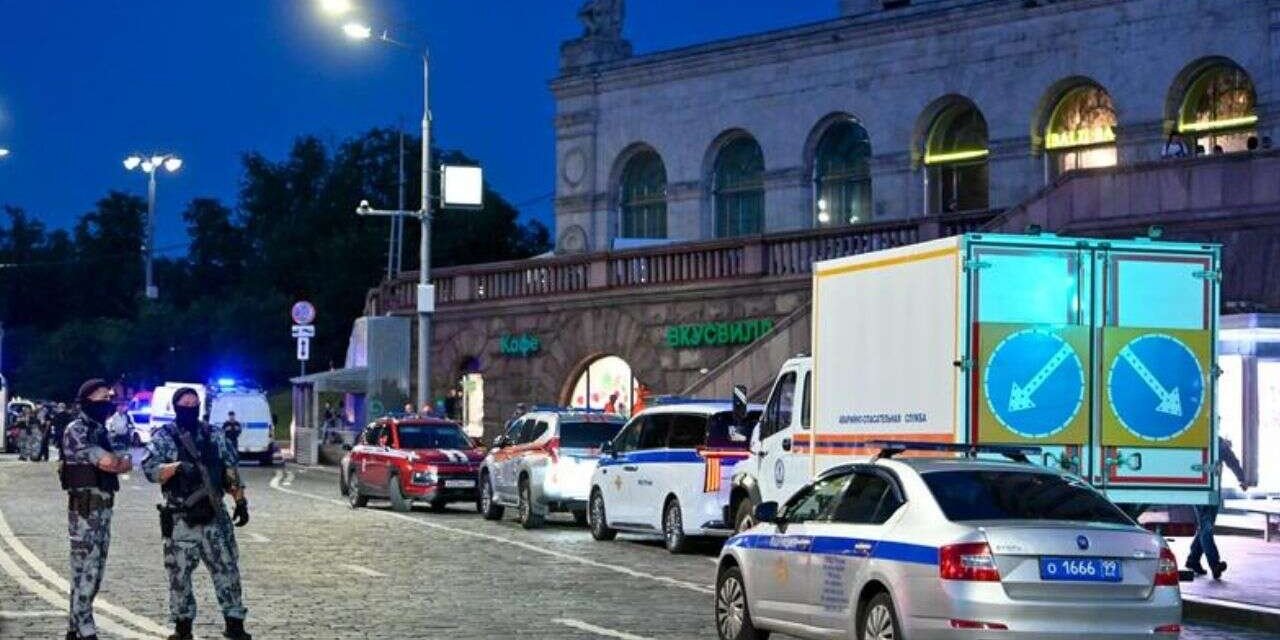Moskova'nın Göbeğinde Müşterilerin Ortasında Kendisini Patlattı: Bilanço Ağır