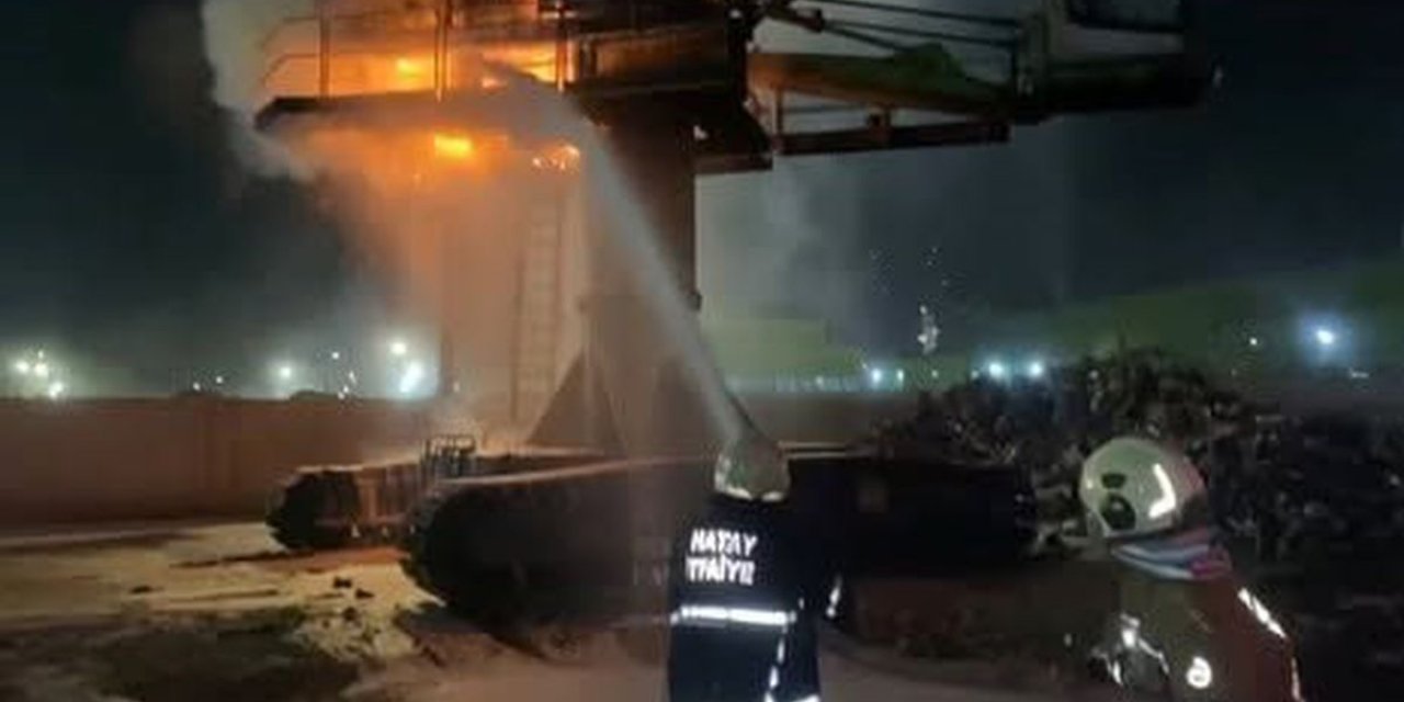 Hatay'da Vinç Yangını Kontrol Altına Alındı