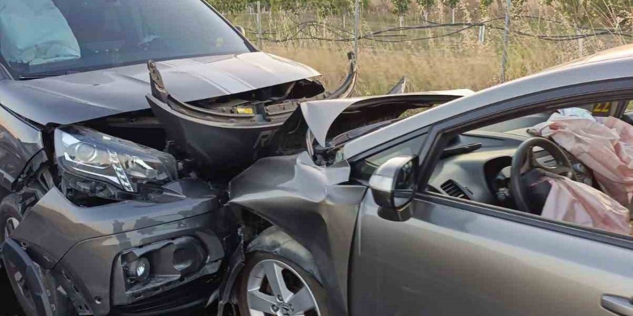 Keşan'da Trafik Kazası: 2 Yaralı