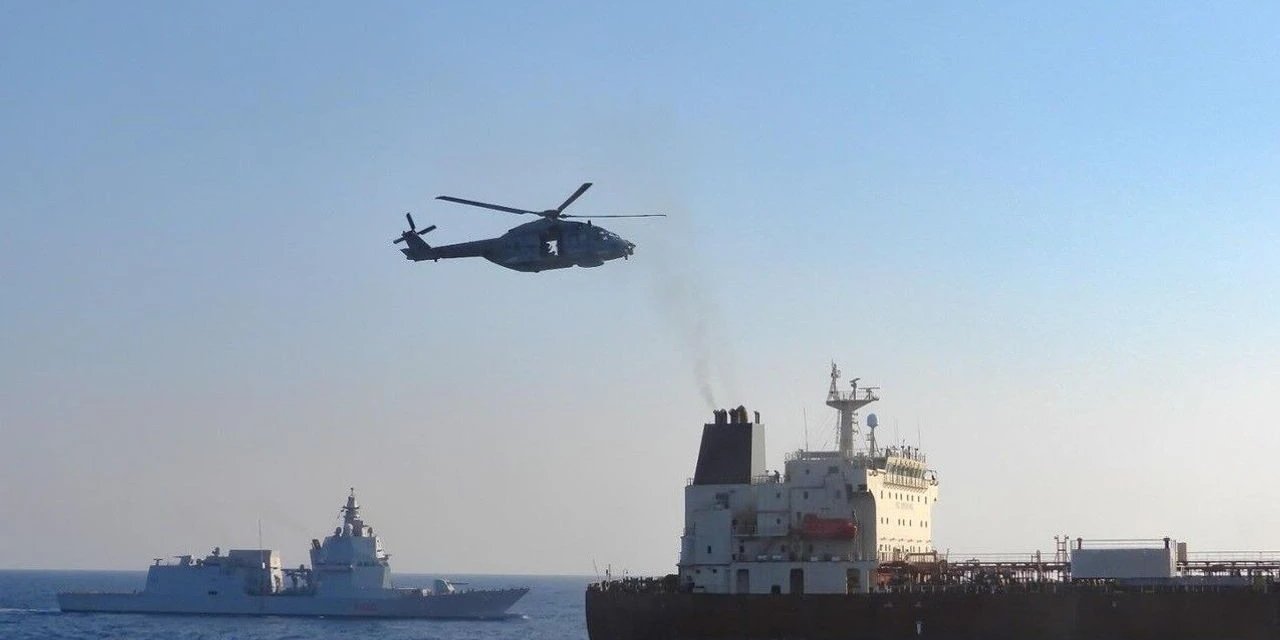 İtalya'dan Rus Tankere Operasyon