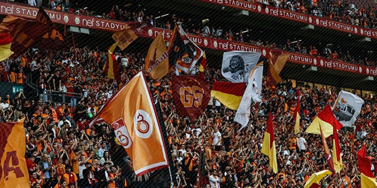 Galatasaray'da İsyan! Tribünler Fena Patladı