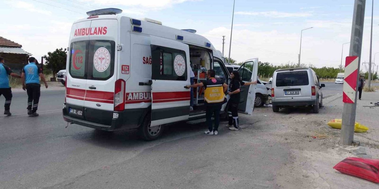 Malatya'da Trafik Kazası: 8 Yaralı