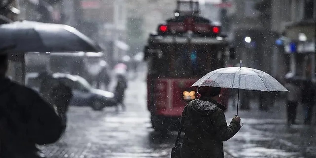 Meteoroloji Saat Verdi: İstanbul Dahil Birçok İlde Gök Gürültülü Sağanak Ve Fırtına