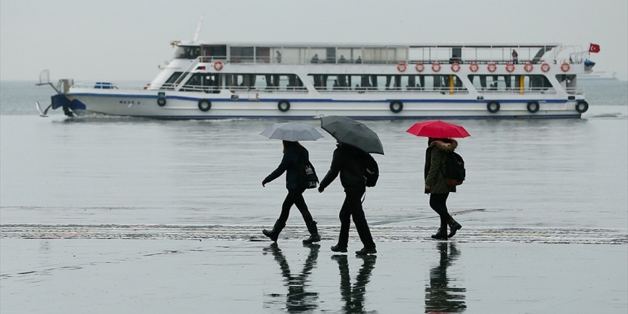 Batı Anadolu İçin Kuvvetli Yağış Ve Fırtına Uyarısı