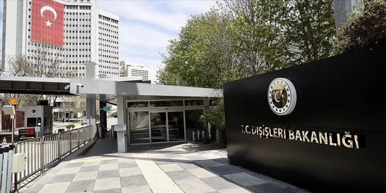 Türkiye, Karadeniz'de Saldırıya Uğrayan Gemilerdeki Türk Vatandaşlarının Durumunu Yakından Takip Ediyor
