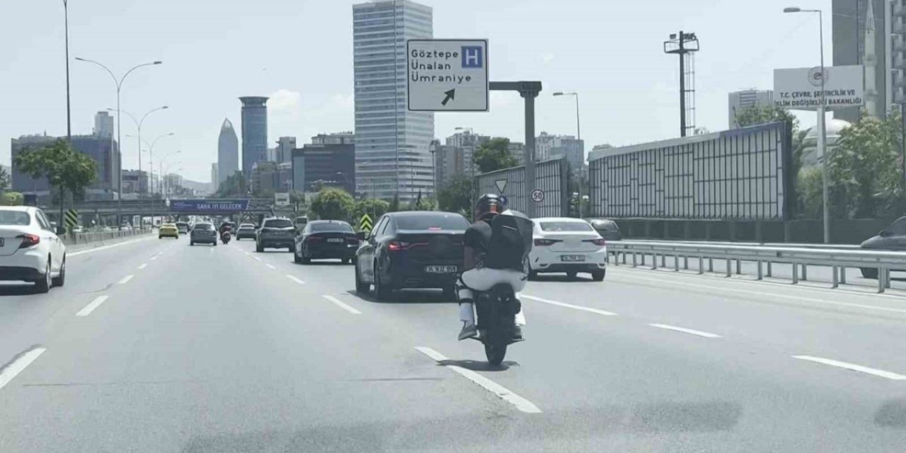 Üsküdar'da Tehlikeli Scooter Yolculuğu