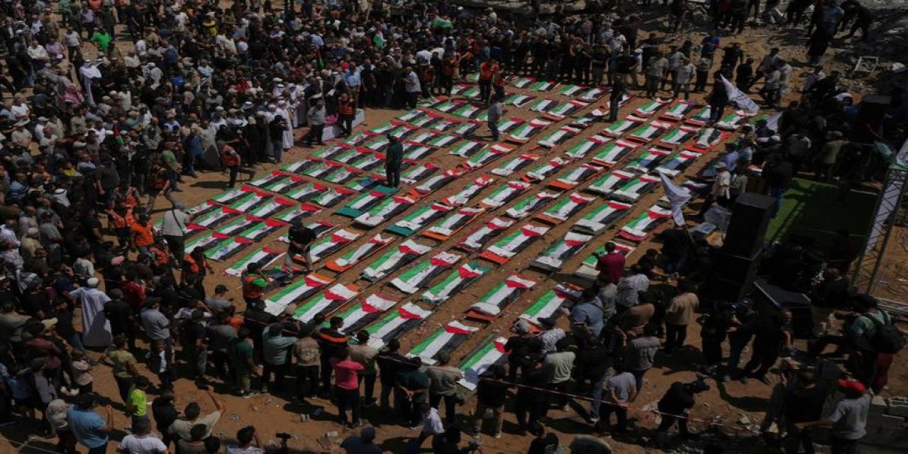 Gazze'de Yürek Yakan Görüntü! 112 Cenaze 3 Yıl Sonra Enkazdan Çıkarıldı