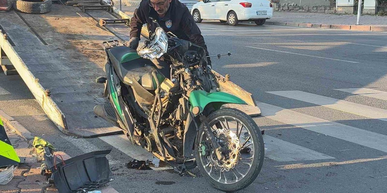 Kayseri'de Trafik Kazası: Motosiklet Sürücüsü Ağır Yaralı