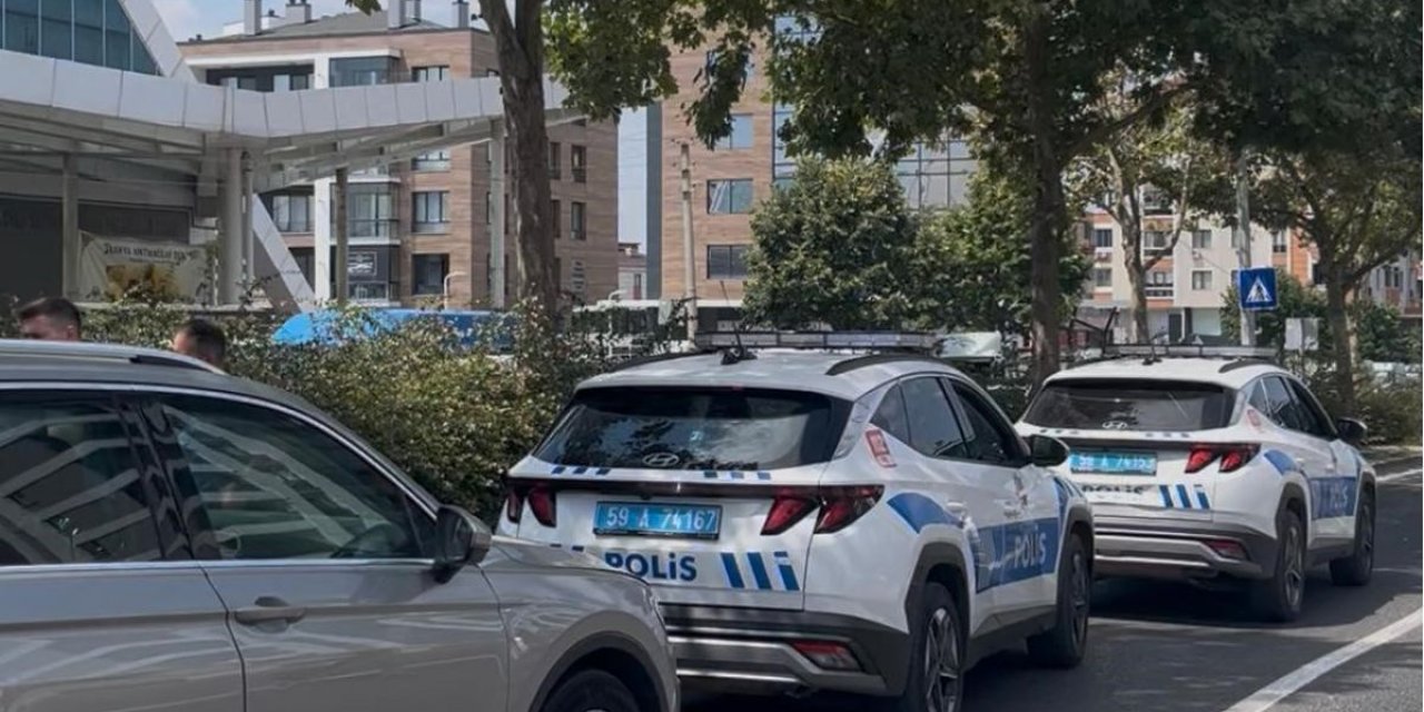 Çorlu'da Polis Aracına Çarpan Otomobil Kaza Yaptı