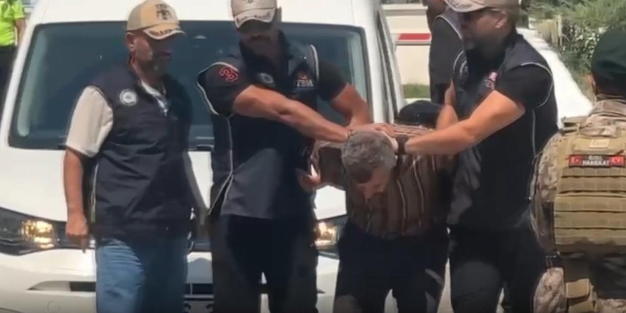 Firari FETÖ'cü Terörist Burkay Karatepe Adliyeye Sevk Edildi