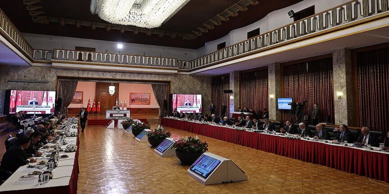 AK Parti Grubu'ndan "Milli Dayanışma Ve Toplumsal Bütünleşmenin Güçlendirilmesine Dair Kanun Teklifi" Toplantısı