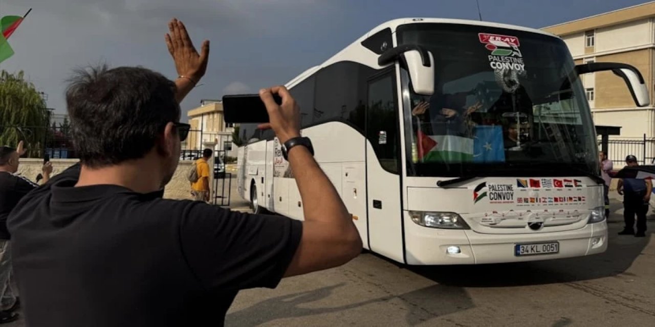 Srebrenitsa'dan Başlayan 'Filistin Konvoyu' Adana'dan Dualarla Uğurlandı