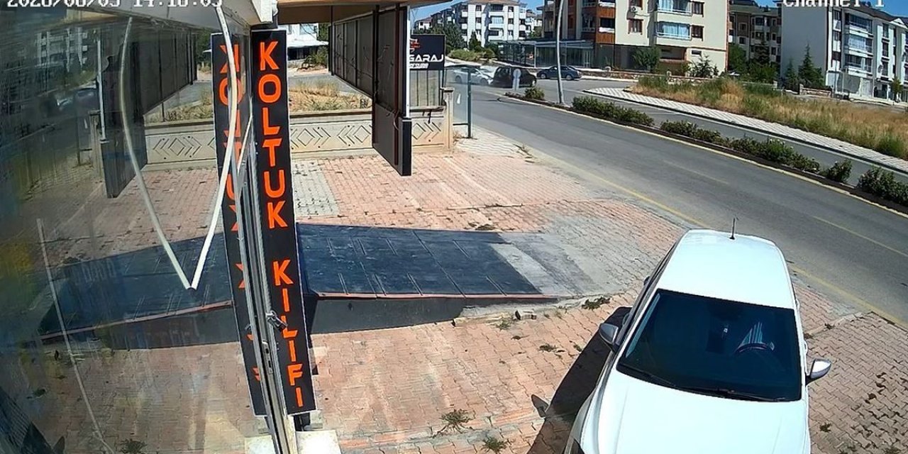 Her Gün Kaza Olan Bulvarda, Esnaflar Korkudan İşyerlerinin Önünde Oturamıyor