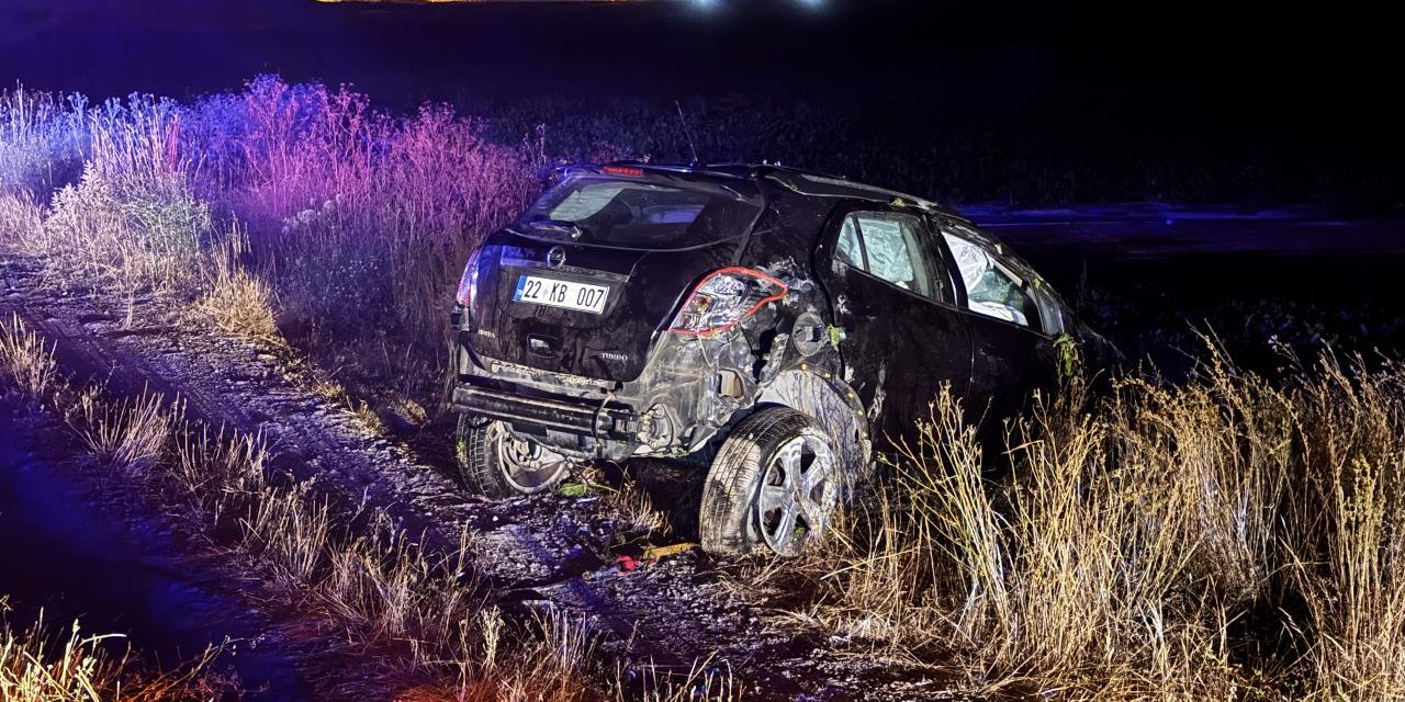 Kayseri'de Devrilen Otomobildeki 1 Çocuk Öldü, 3 Kişi Yaralandı