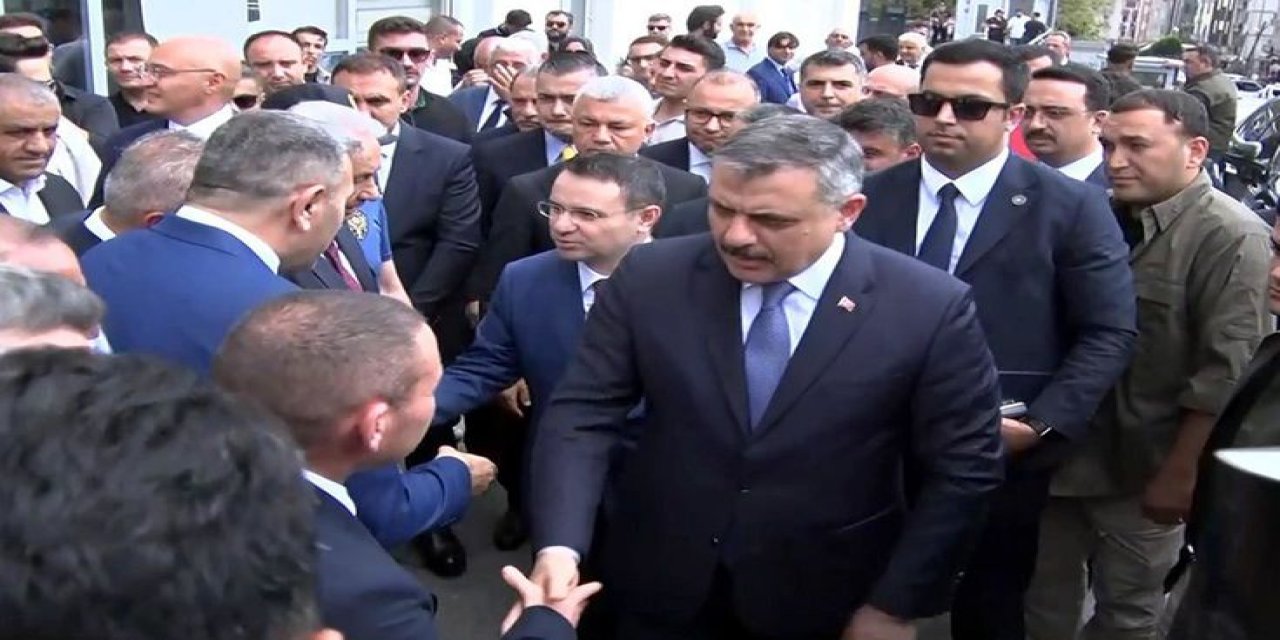 Bakanlar Esenyurt'ta İncelemelerde Bulundu