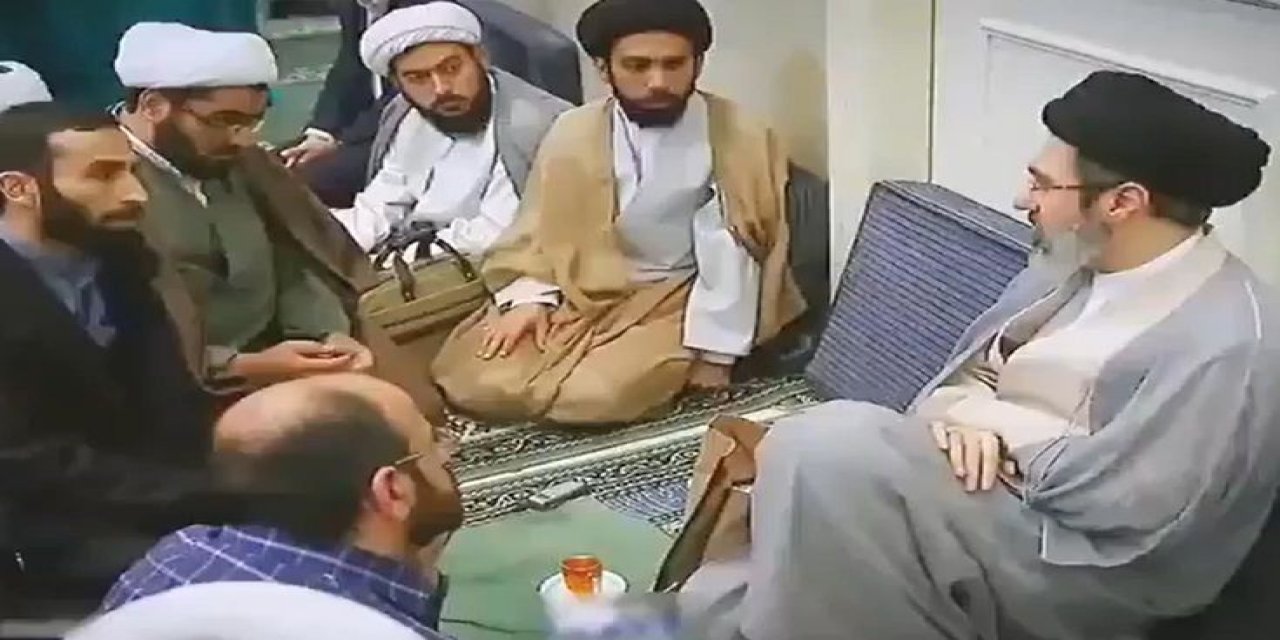 Bu Bir İlk! İran'ın Hamaney Hamlesi Kafaları Daha Da Karıştırdı