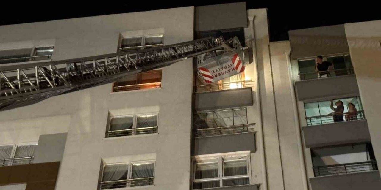 Kayseri'de Yangın Faciası: Ev Sahibi Balkondan Düşerek Öldü