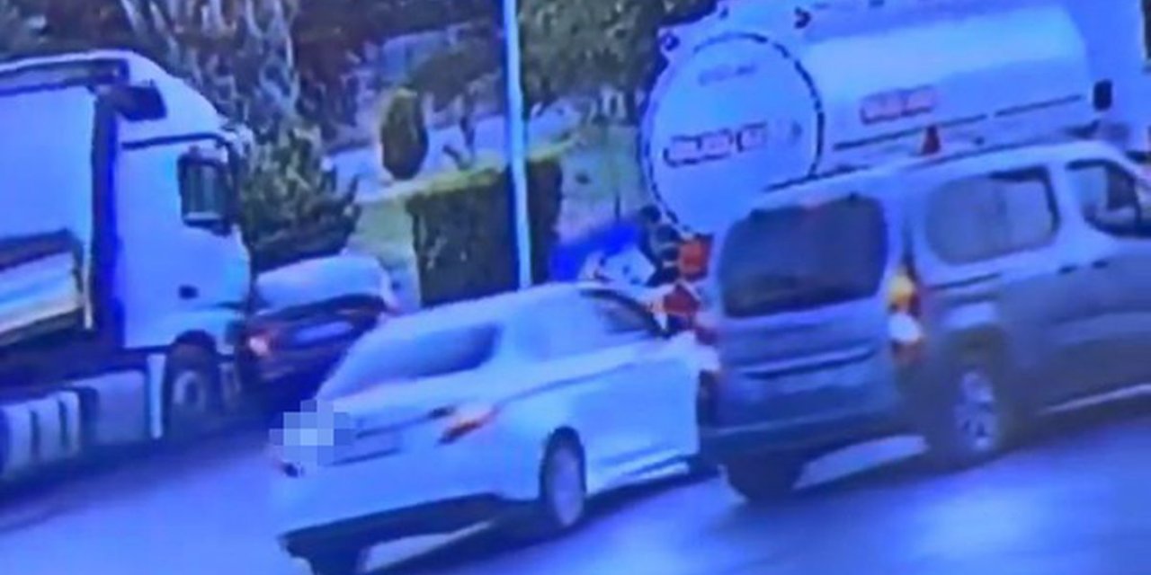 Elazığ'da Otomobil Tır Tarafından Sürüklendi
