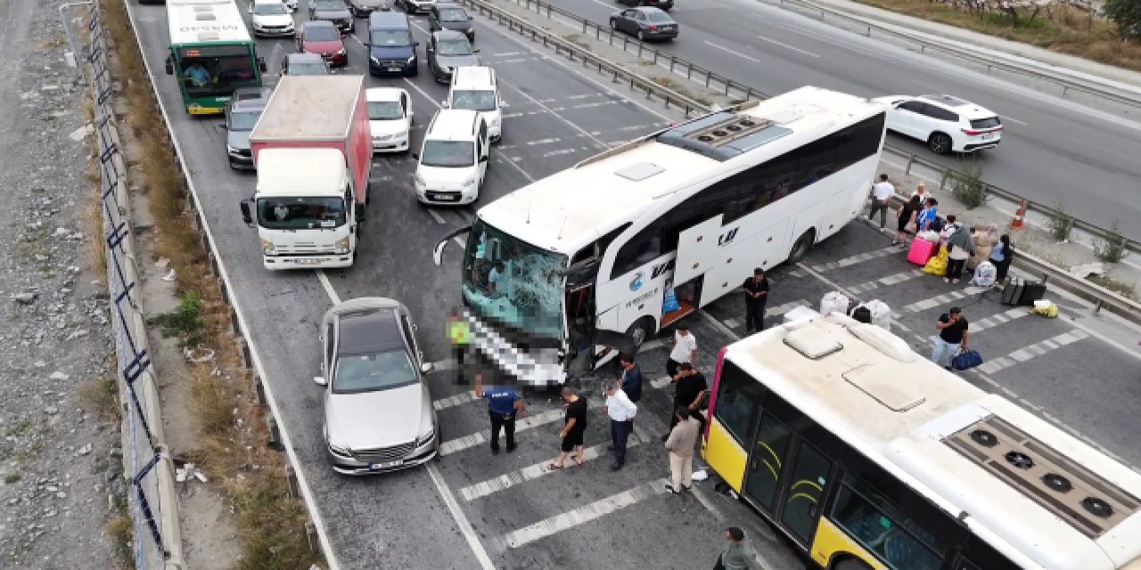 İstanbul'da Yolcu Otobüsü, İETT Otobüsüne Çarptı! Çok Sayıda Yaralı Var