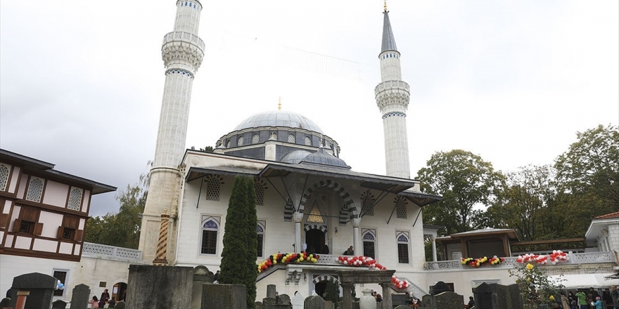 Almanya'da Berlin Şehitlik Camisi'ne Bombalı Saldırı Tehdidi