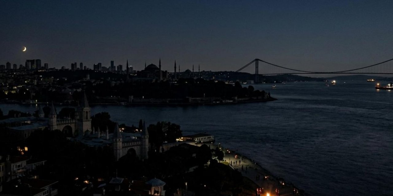 İstanbul Karanlığa Gömülecek: 22 İlçede 9 Saat Sürecek. İşte O İlçeler